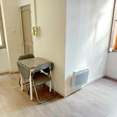 פרפיניין Tres Sympathique Appartement Plein Coeur De Ville מראה חיצוני תמונה