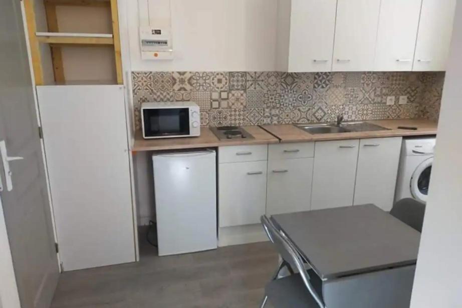 פרפיניין Tres Sympathique Appartement Plein Coeur De Ville מראה חיצוני תמונה