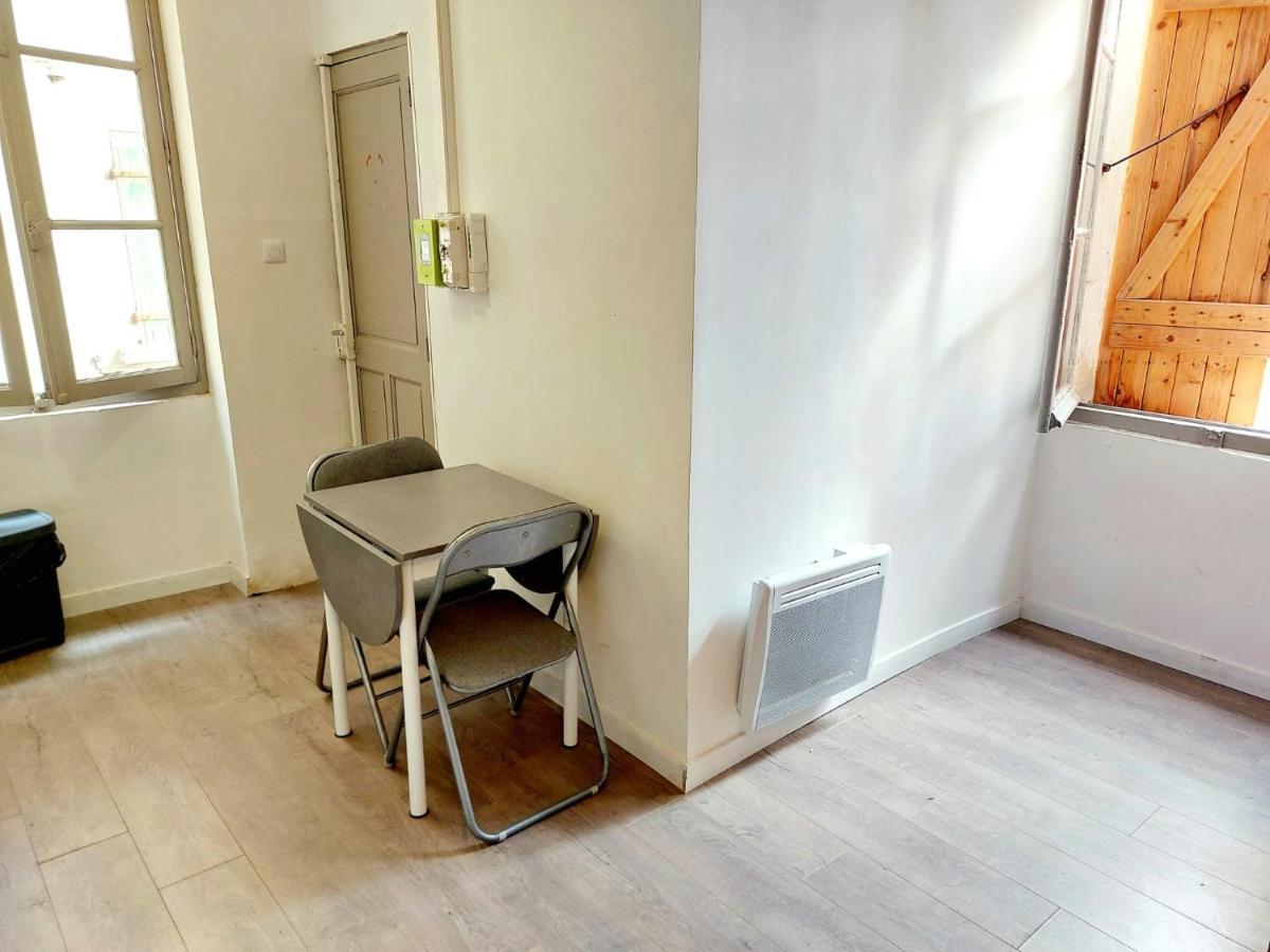 פרפיניין Tres Sympathique Appartement Plein Coeur De Ville מראה חיצוני תמונה