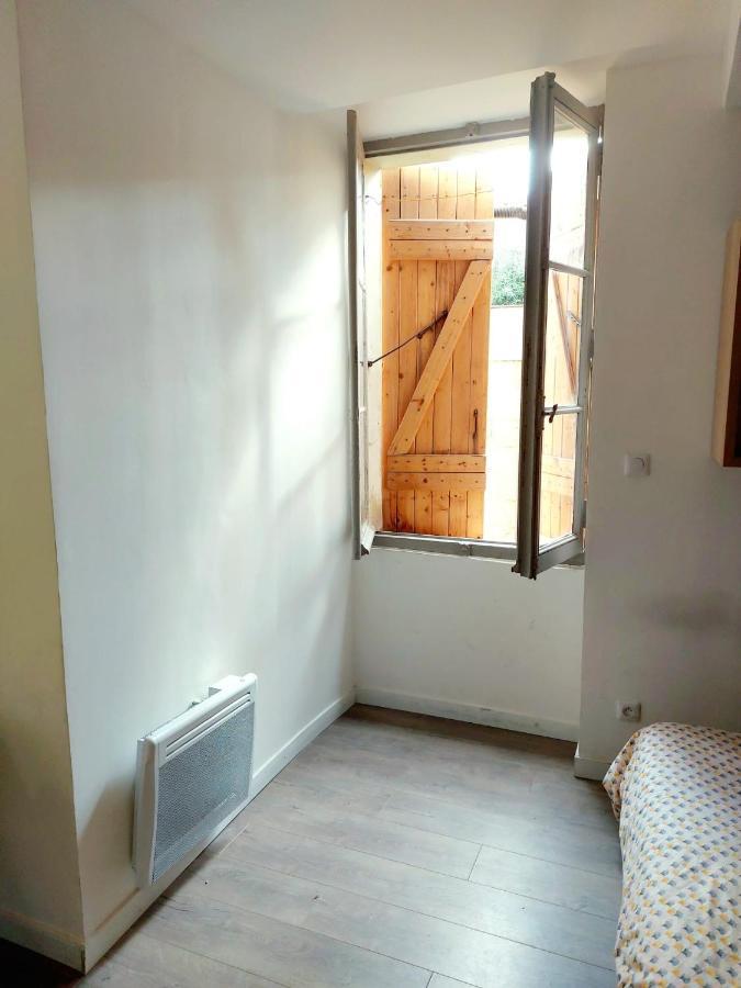 פרפיניין Tres Sympathique Appartement Plein Coeur De Ville מראה חיצוני תמונה