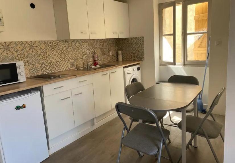 פרפיניין Tres Sympathique Appartement Plein Coeur De Ville מראה חיצוני תמונה